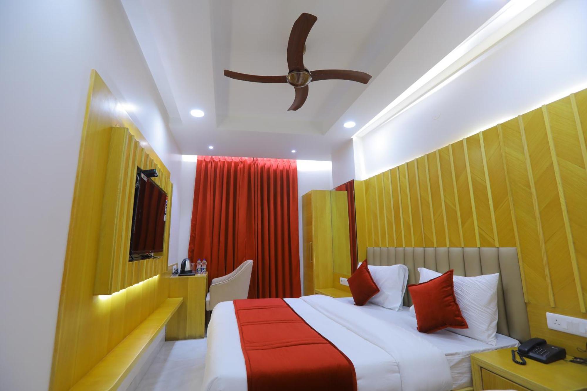 Hotel Glitz - Walk In From New Delhi Railway Station 외부 사진