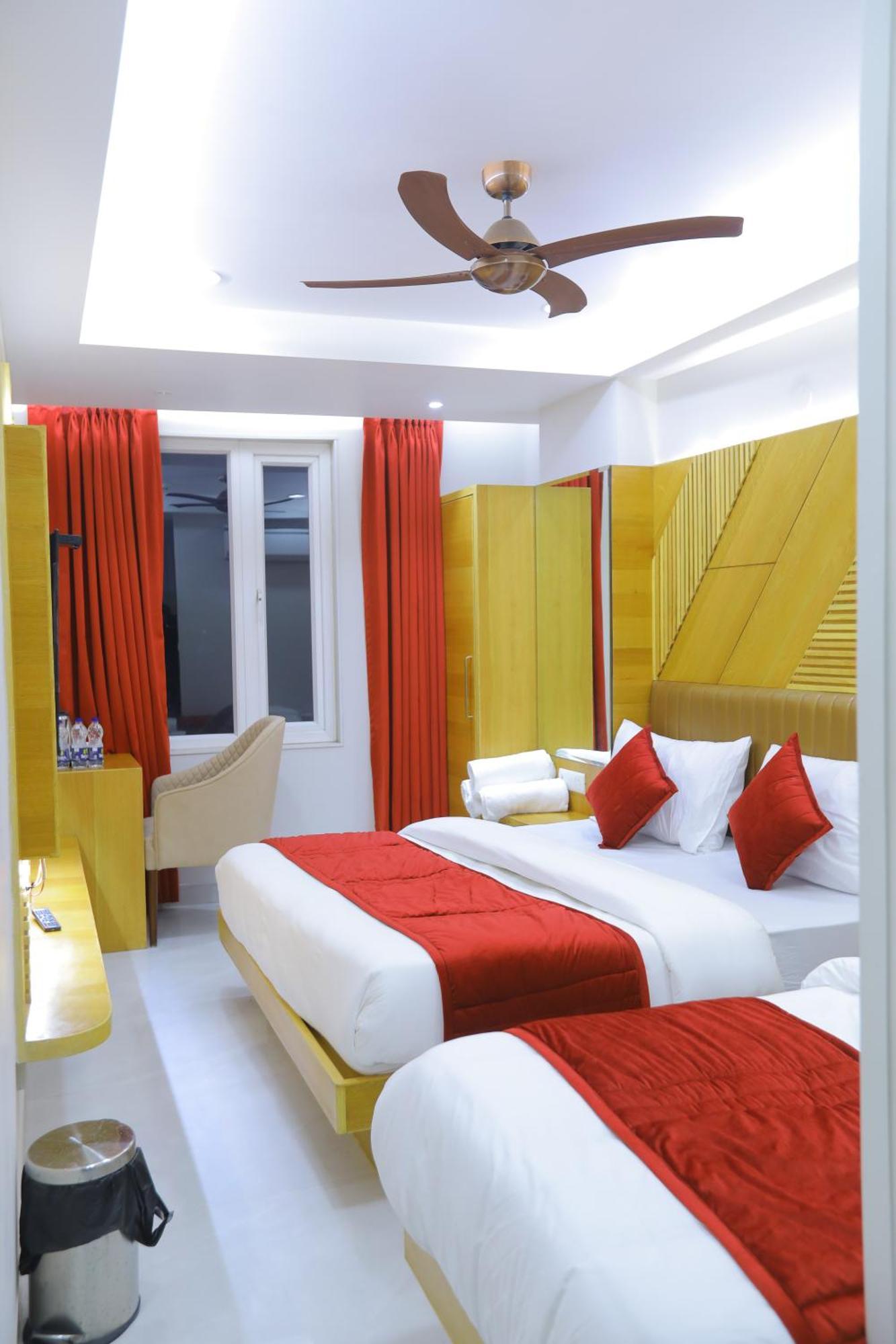 Hotel Glitz - Walk In From New Delhi Railway Station 외부 사진